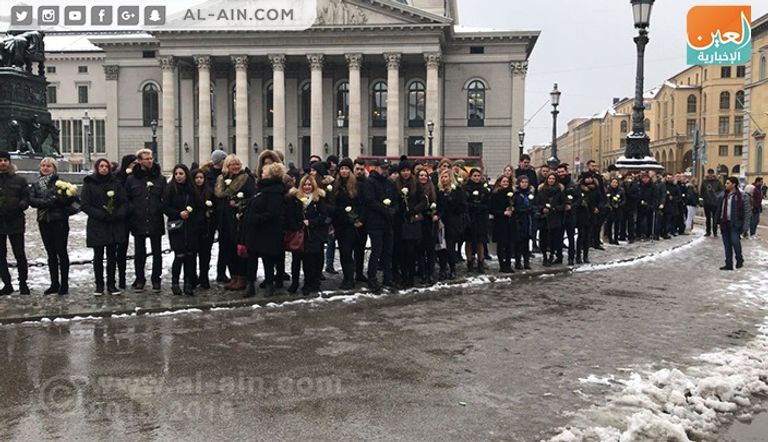 العشرات احتجوا ضد إرهاب قطر في وقفة صامتة