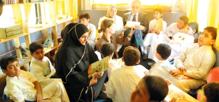 حافلة "كتاب" المكتبة الوطنية المتنقلة