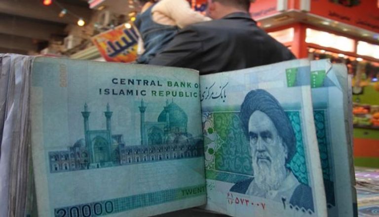 العملة الإيرانية تضغط على نظام الملالي 