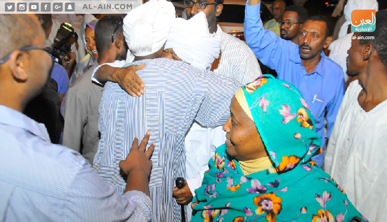 شمل قرار الإفراج قيادات سياسية بارزة من مختلف القوى السياسية الرئيس السوداني عمر البشير