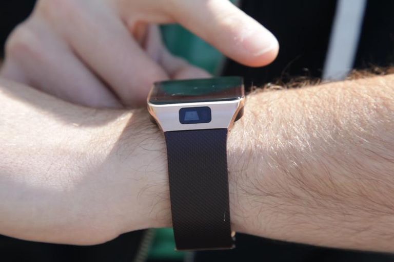 ساعة Samsung Gear