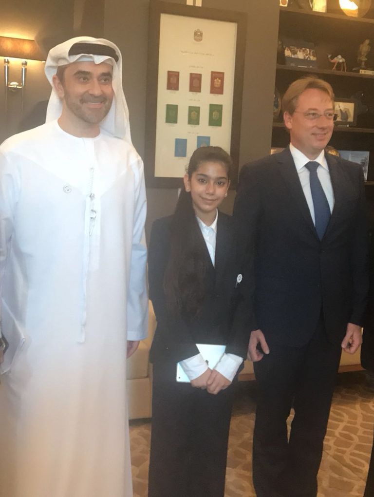 الطلاب في وزارة الخارجية والتعاون الدولي بالإمارات