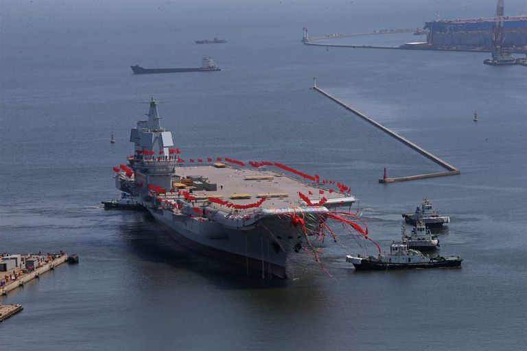 السفن الحربية الجيش الصيني يسعى إلى تطوير أسلحة متقدمة