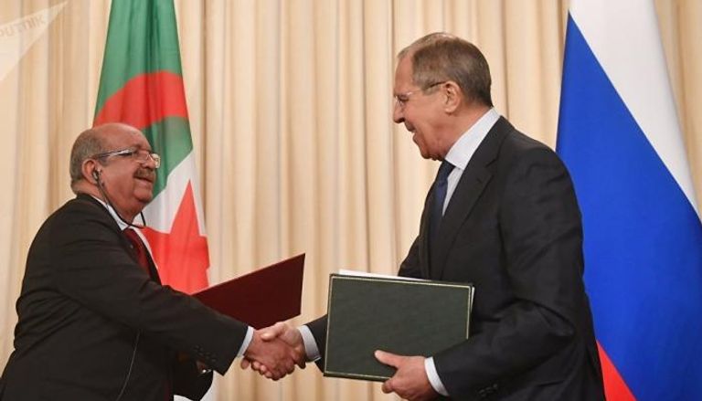 وزير الخارجية الروسي سيرجي لافروف ونظيره الجزائري