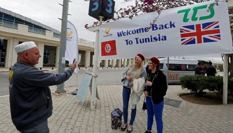 السياح في تونس - رويترز