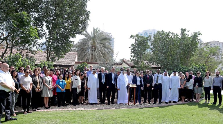 غرس شجرة زايد في السفارة البريطانية في أبوظبي