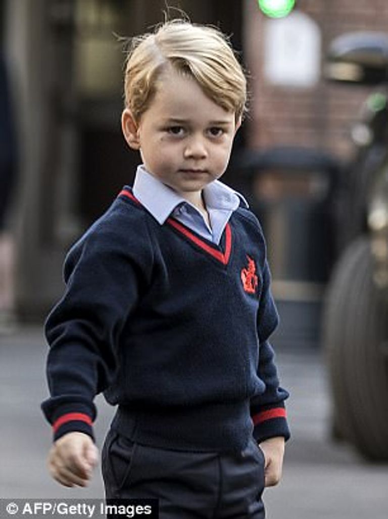 الأمير جورج ابن الأمير وليام قصر كنسينجتون مقر الأمير هاري