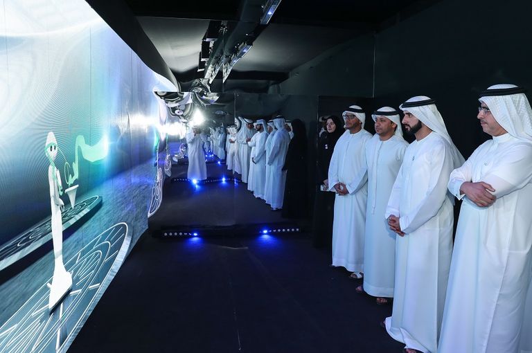 الشاشات التفاعلية حاضرة في منصة الابتكارات الشيخ حمدان بن محمد يشهد إطلاق فعاليات شهر الابتكار