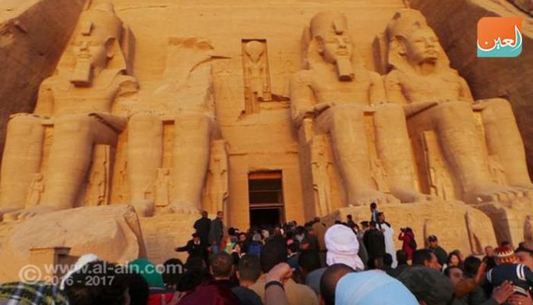 ظاهرة تعامد الشمس على وجه رمسيس الثاني تحدث مرتين في العام