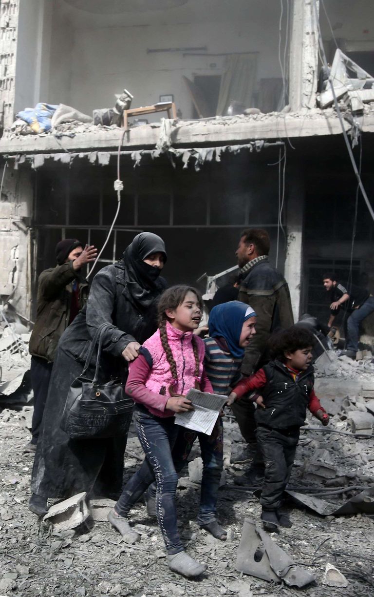 آثار الدمار الذي خلفه القصف في الغوطة الشرقية