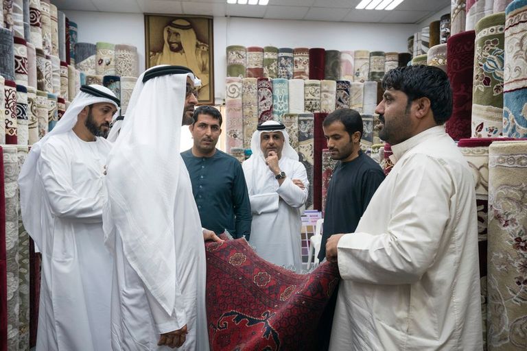 الشيخ محمد بن زايد والعامل الأفغاني