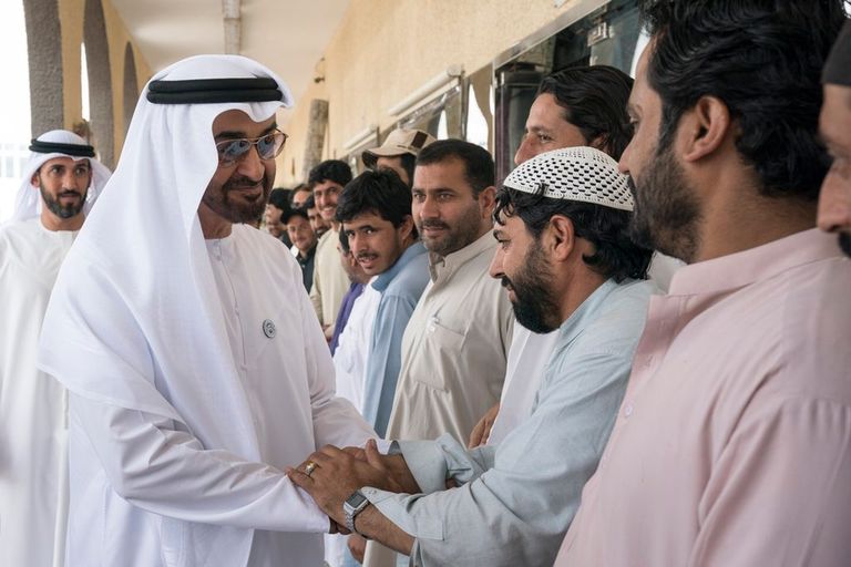 الشيخ محمد بن زايد والعامل الأفغاني