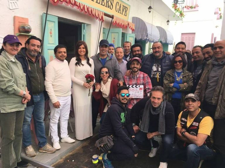 أبطال العمل هنا شيحة ومحمد هنيدي وأعضاء فريق "أرض النفاق"