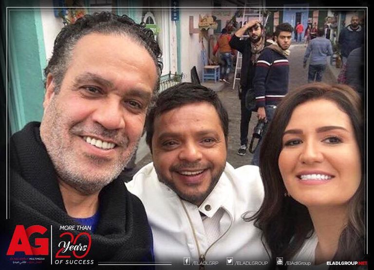 هنا شيحة ومحمد هنيدي وأعضاء فريق "أرض النفاق"