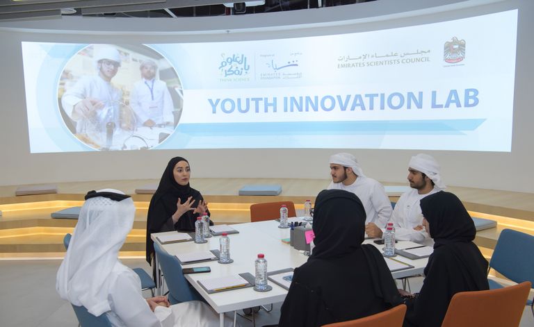 من الجلسة النقاشية