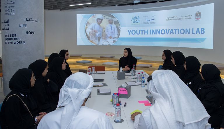 خلال الجلسة من الجلسة النقاشية