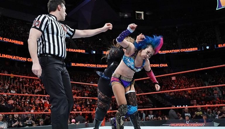 الحكم يعلن فوز أسكا