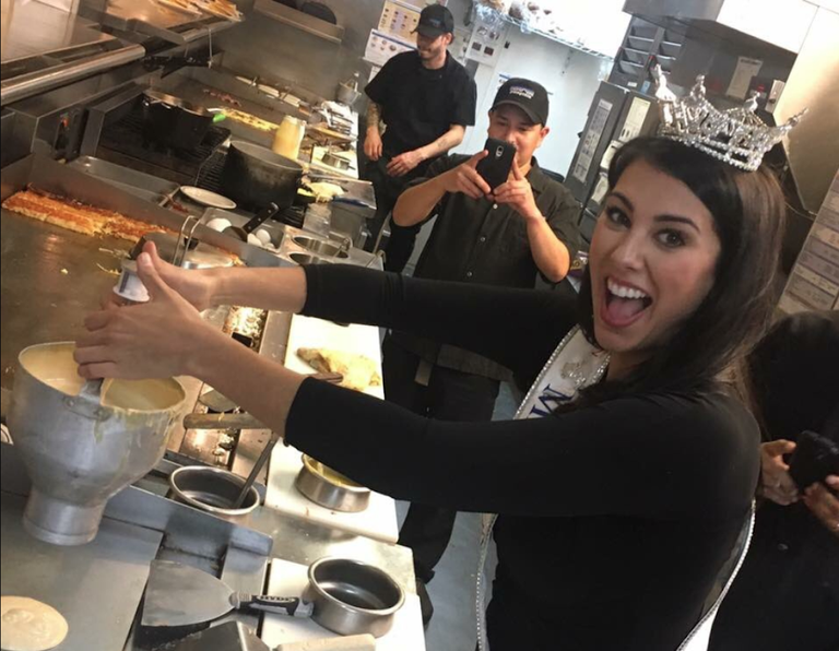 اليوم العالمي للبان كيك