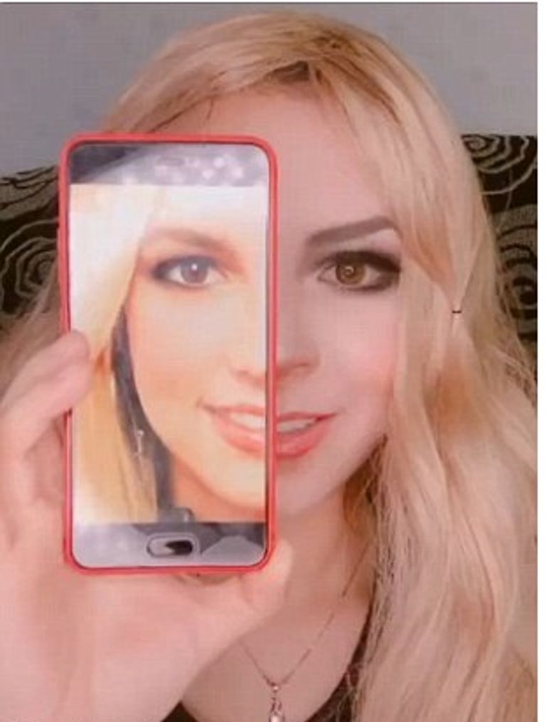 فتاة صينية تستخدم مساحيق التجميل لتتحول إلى نجمات غربيات