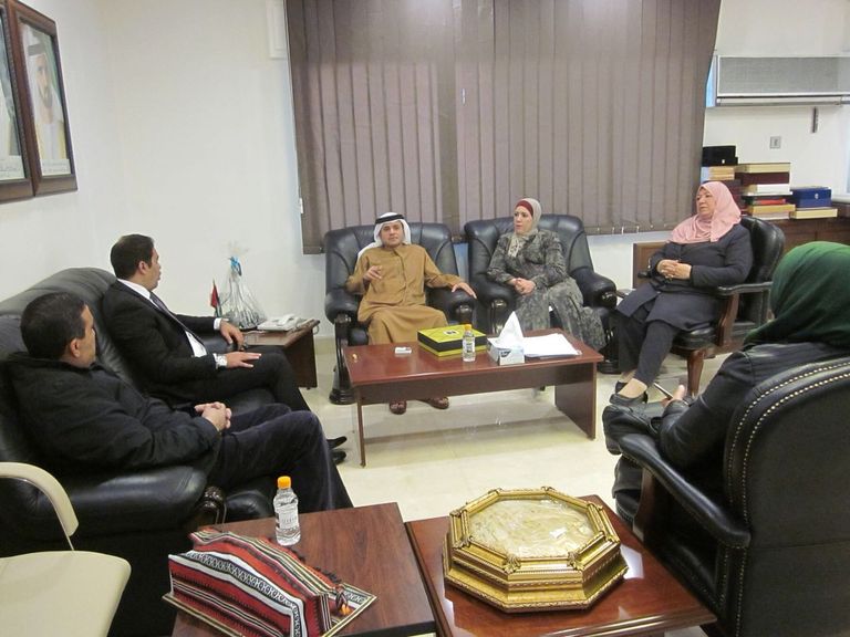 القائم بأعمال سفارة الإمارات بعمّان يستقبل وفد مجلس اللامركزية لمحافظة العاصمة