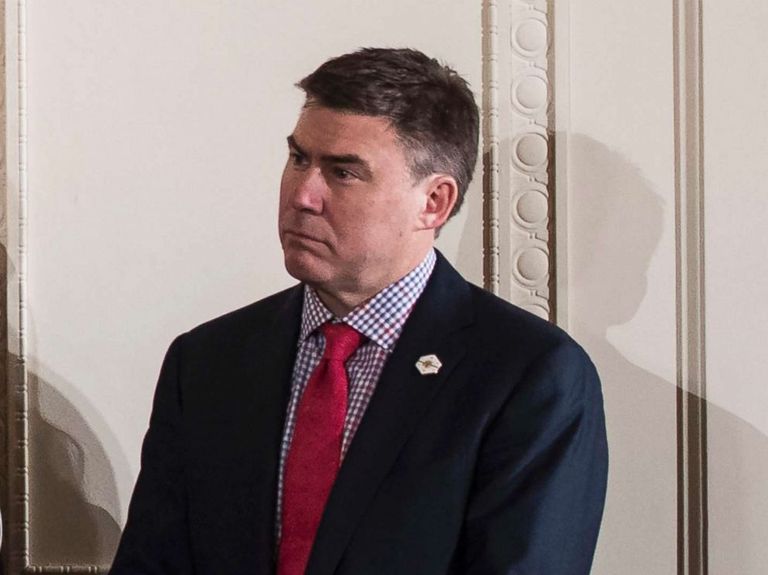 8 من الموجودين في الصورة رحلوا عن البيت الأبيض