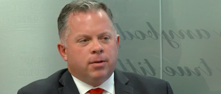 8 من الموجودين في الصورة رحلوا عن البيت الأبيض