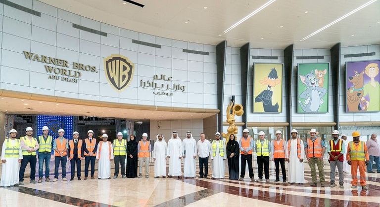 محمد بن زايد يطلع على مراحل إنجاز عدد من المشاريع في جزيرة ياس