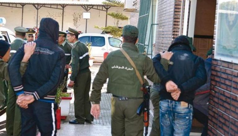 عمليات قبض على متهمين جزائريين