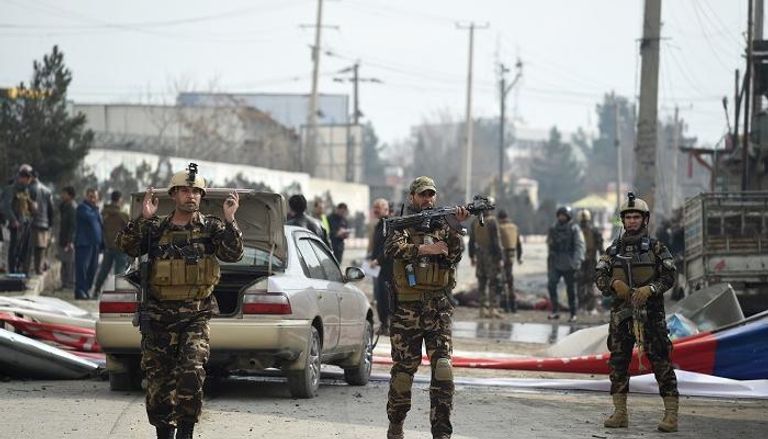 الأمن الأفغاني في موقع الهجوم- أ.ف.ب
