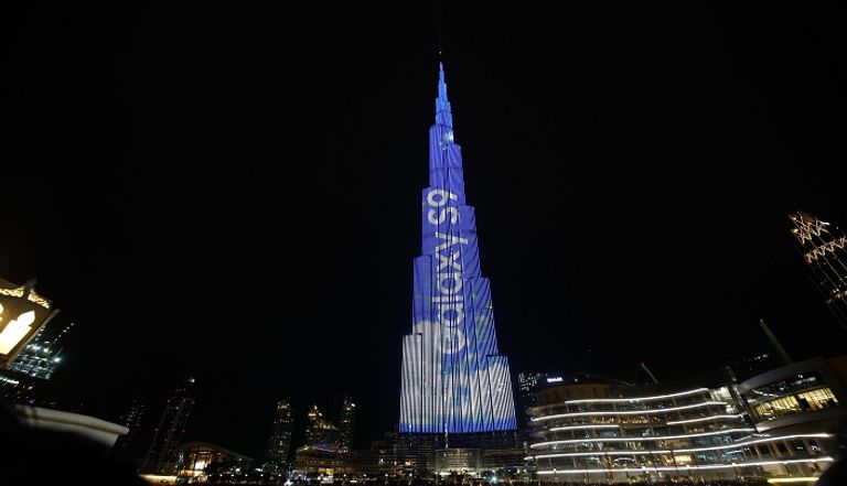 "سامسونج" تستعرض أحدث أجهزتها على واجهة برج خليفة سامسونج تستعرض هاتفين جديدين على واجهة برج خليفة