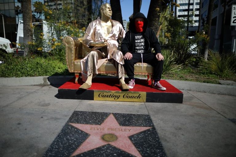 تمثال المنتج هارفي واينستين