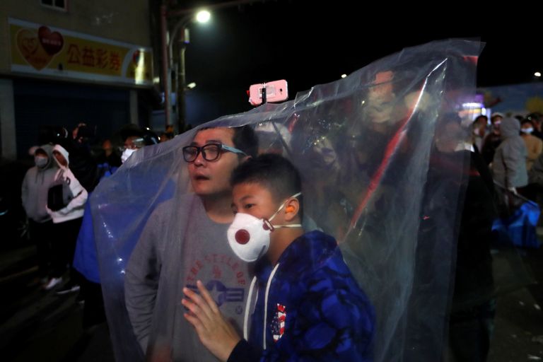 مهرجان الفوانيس يدخل مرحلة الألعاب النارية