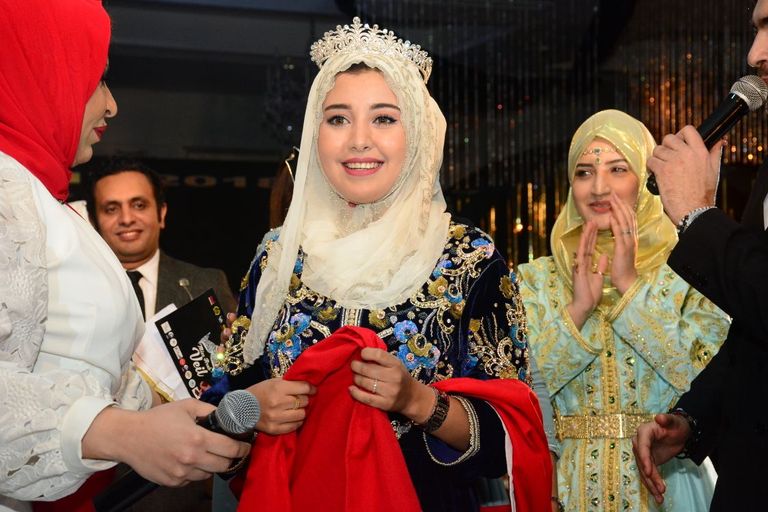 ملكتا جمال المحجبات السابقة والحالية 