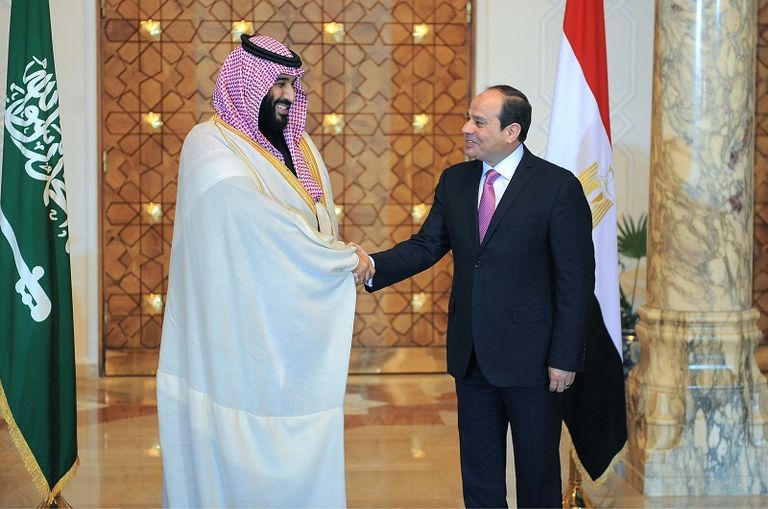 السيسي أثناء استقباله محمد بن سلمان