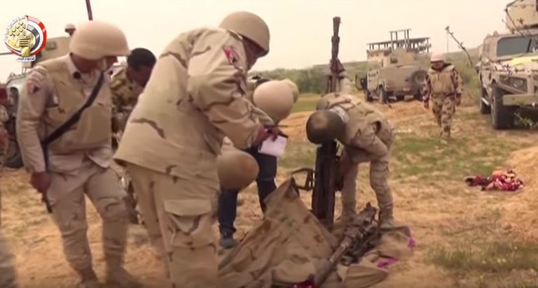 الجيش المصري يواصل ملاحقة الإرهابيين الجيش المصري يواصل دحر الإرهاب