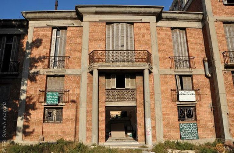 فيلا أجيون الأثرية بمدينة الإسكندرية بعد هدمها