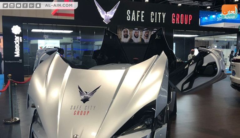 الروبوت تايتان يستقبل زوار معرض آيسنار 2018