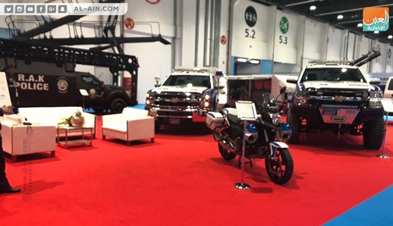 الروبوت تايتان يستقبل زوار معرض آيسنار 2018