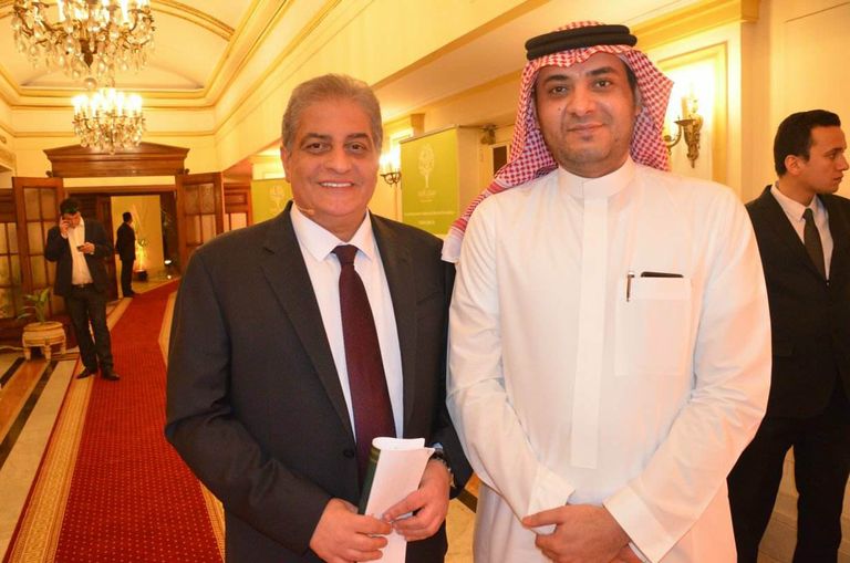 أسامة كمال وأحد أعضاء الوفد السعودي محمد هنيدي خلال مشاركته في المنتدى