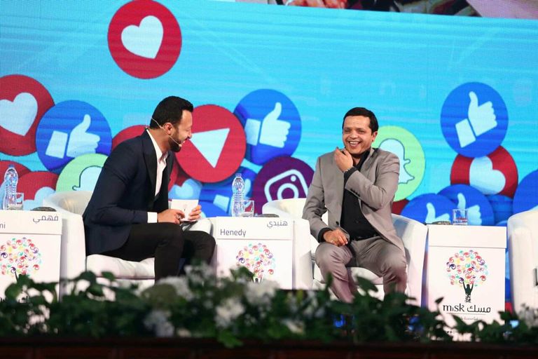 هنيدي وأحمد فهمي محمد هنيدي خلال مشاركته في المنتدى