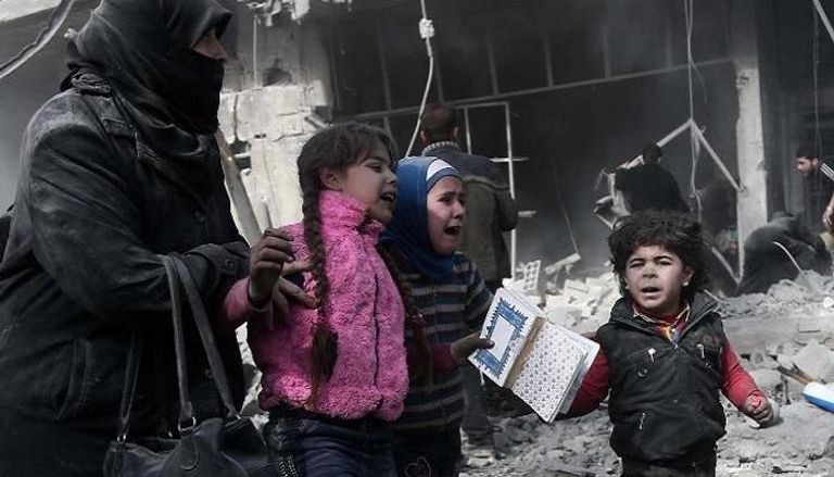 القصف أسفر عن مقتل المئات في الغوطة الشرقية جانب من القصف الذي تتعرض له منطقة الغوطة الشرقية