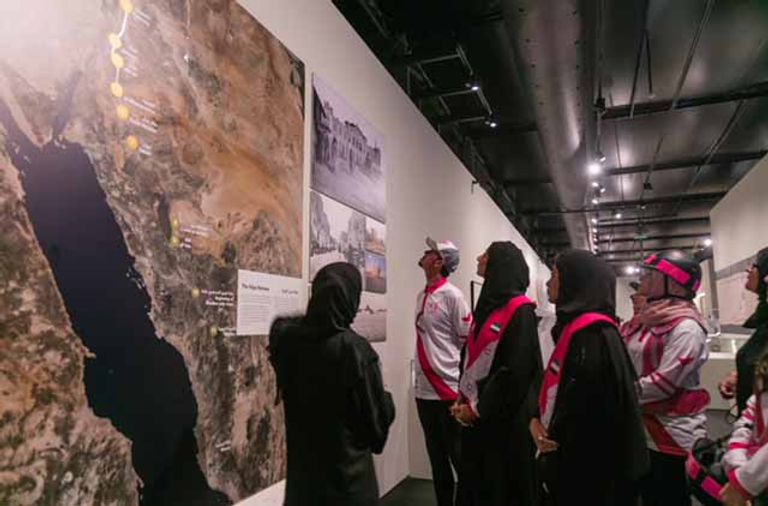 جامع الشيخ زايد الكبير يستقبل القافلة الوردية