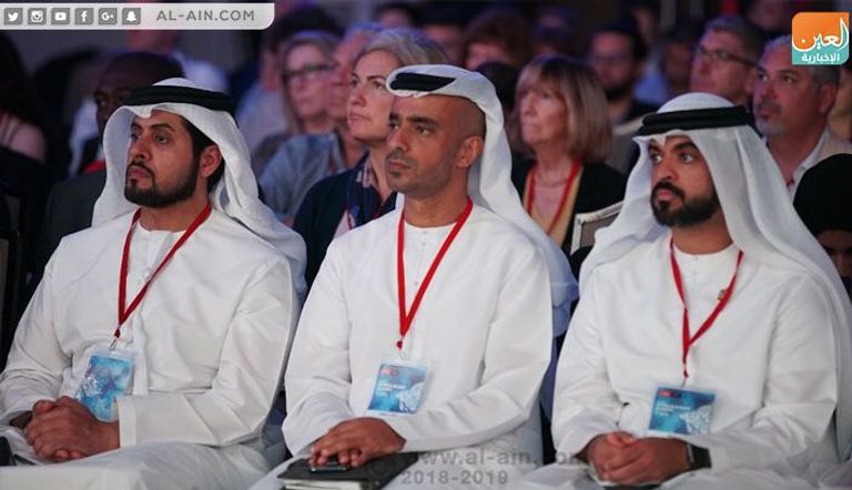 من وفد أبوظبي بالقمة العالمية للمحيطات