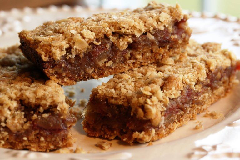 مكعبات التمر مكعبات التمر بالجبن