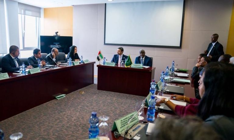 الشيخ عبدالله بن زايد ورئيس مفوضية الاتحاد الإفريقي الشيخ عبدالله بن زايد ورئيس مفوضية الاتحاد الأفريقي