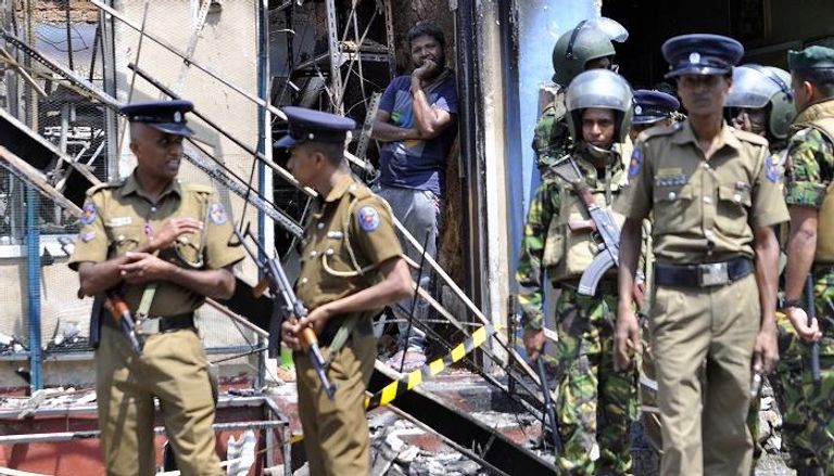انتشار عناصر الشرطة في سريلانكا للسيطرة على أعمال الشغب- أ.ف.ب