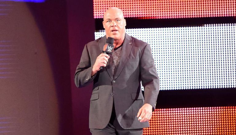 ذا ميز يسخر من سيث رولينز وفين بالور