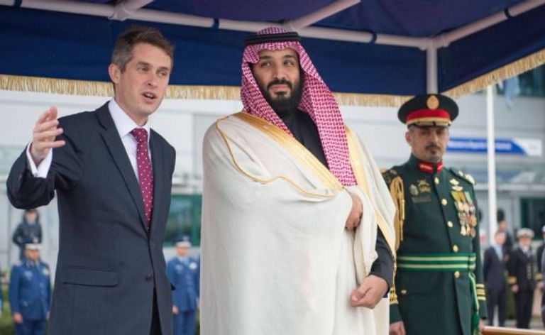 ولي العهد السعودي ووزير الدفاع البريطاني جافين وليامسون محمد بن سلمان يلتقي وزير الدفاع البريطاني