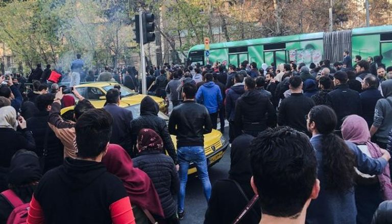 الاحتجاجات مستمرة في إيران بسبب تأزم الأوضاع الاقتصادية