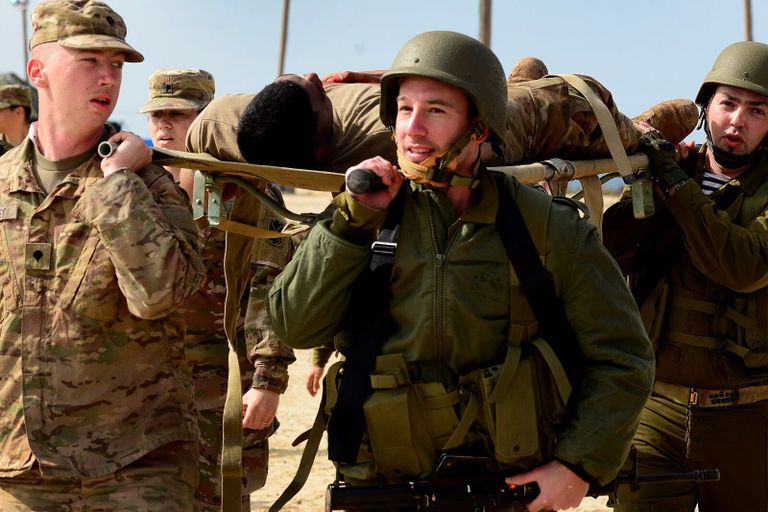 معدات أمريكية مشاركة في تدريبات جونيفر كوبرا